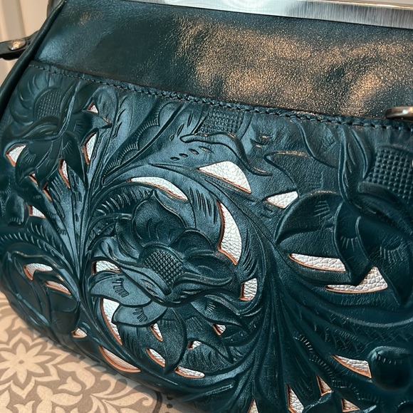 Patricia Nash Cavo Tote Teal with Metallic grain - Picture 2 of 7